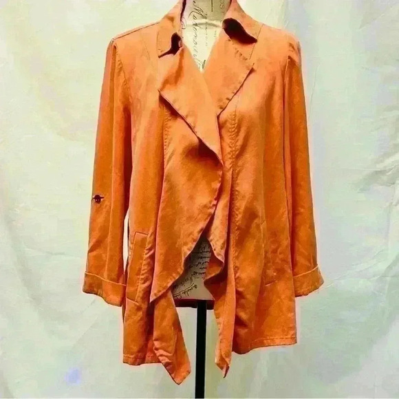 Chico's Ochre Ruffle Women’s Jacket Size 1 with inside pockets - Picture 13 of 15